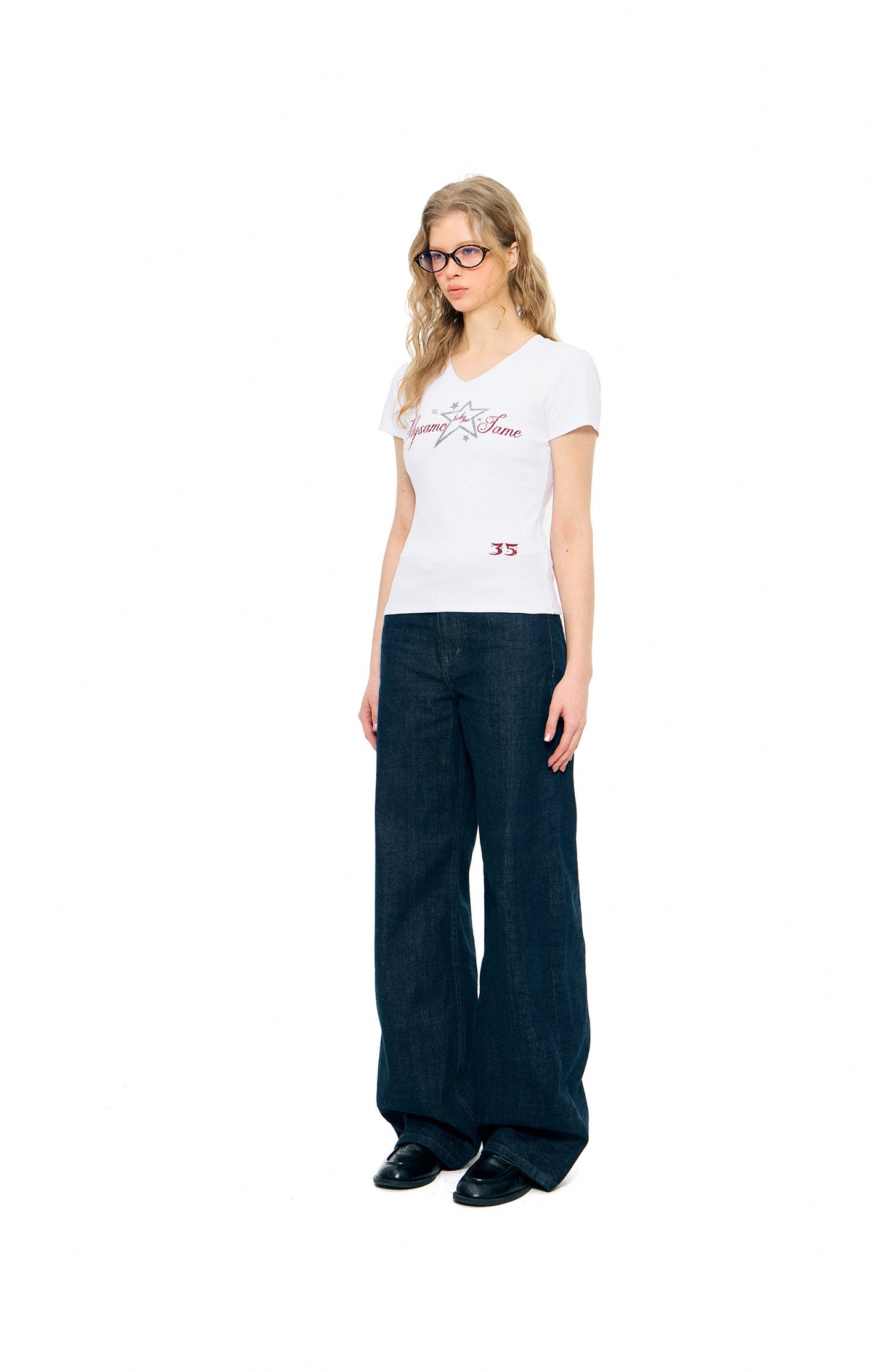 SAMESAME Star Print Graffiti Letter V Neck Tee - White