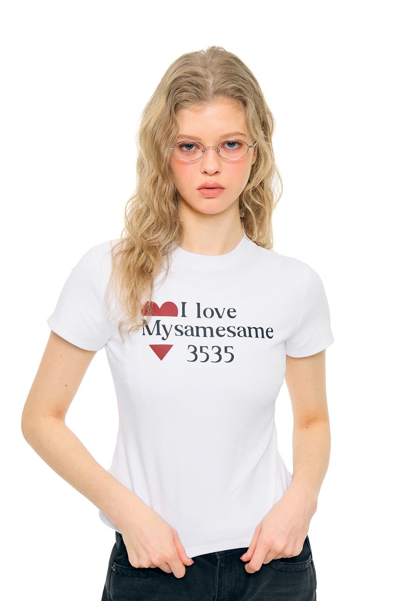 SAMESAME Simple Heart-shaped Letters Print Tee - White