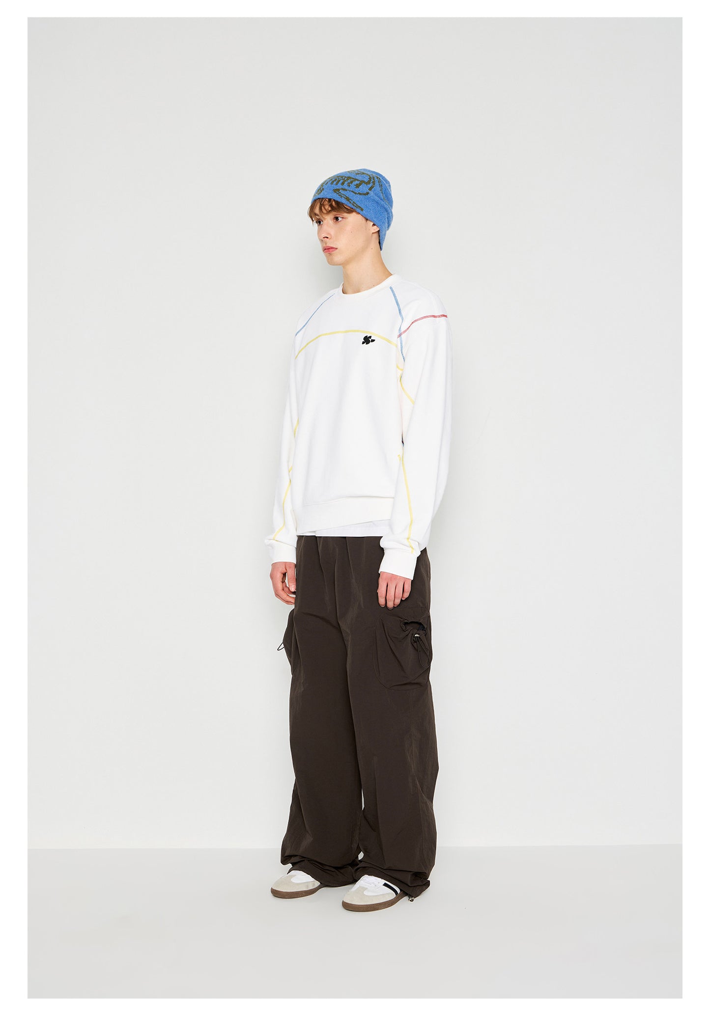 Sporty Quick Drying Long Sleeved Sweatshirt - White